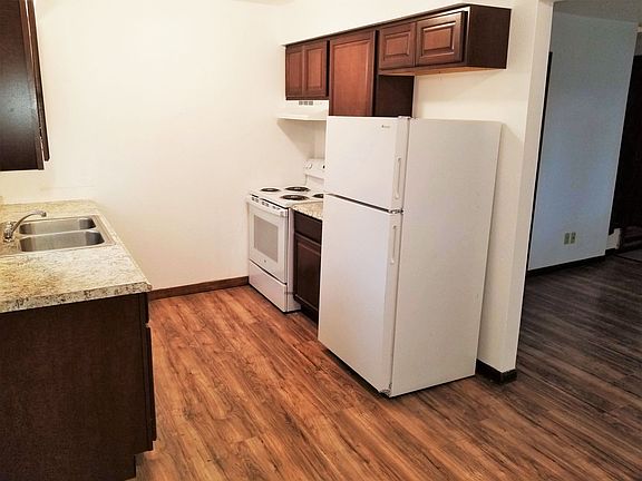 3rd image of 1240 S Lone Tree Rd APT 4