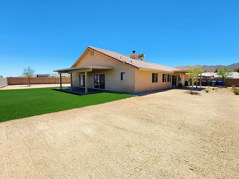 57062 Millstone Dr — Photo 25