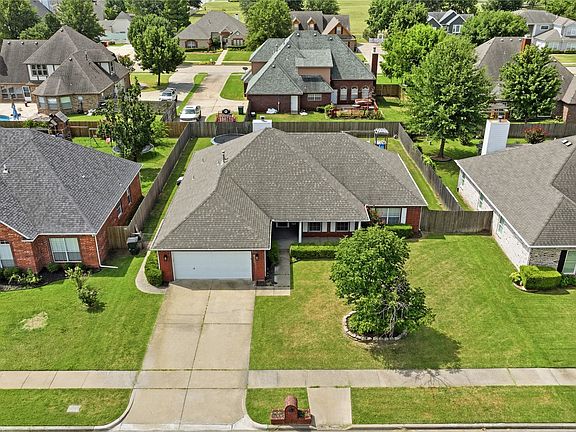 3rd image of 12408 E 79th Ct N