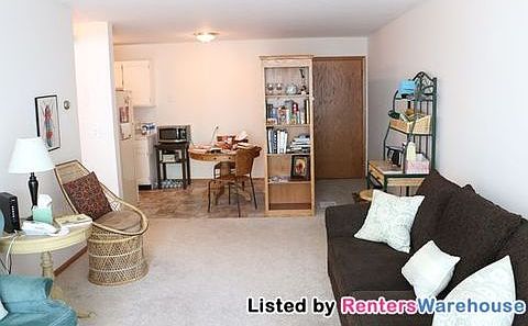 3rd image of 529 17th Ave N APT 207