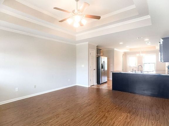 3rd image of 6301 Mimosa Gardens Cir