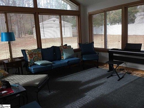 2nd image of 256 Cumberland Dr