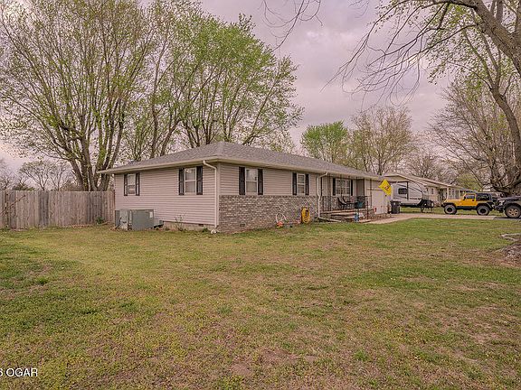 3rd image of 804 N 8th St