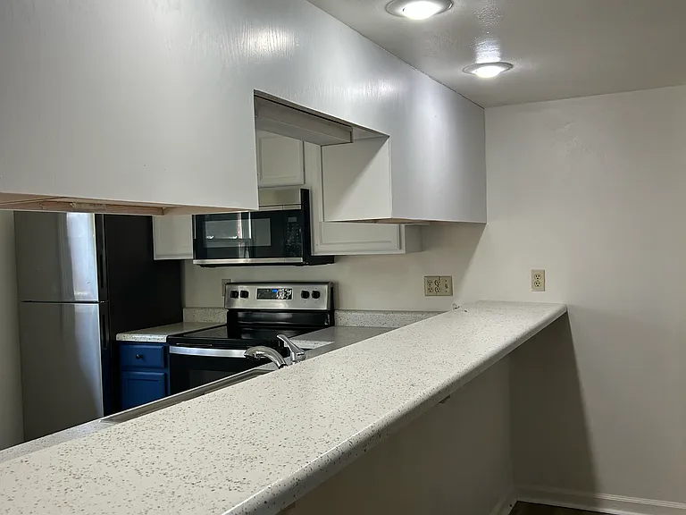 2630 Belle Ave NE #2630 — Photo 3