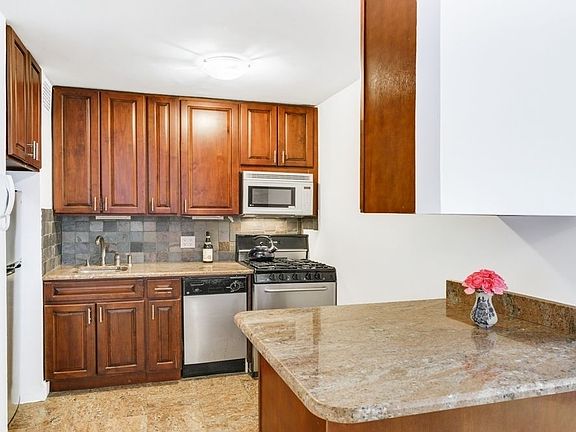 5th image of 440 E 79th St APT 14H