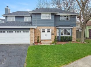 1130 Lakeside Ct, Naperville, IL