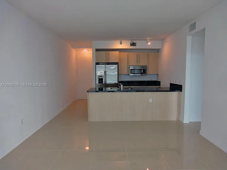 1111 SW 1st Ave #1715 — Photo 3