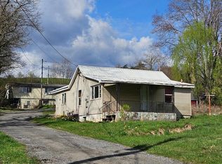 24 Church Ln, Mc Clure, PA 17841