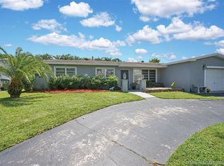9630 NW 5th St, Pembroke Pines, FL 33024