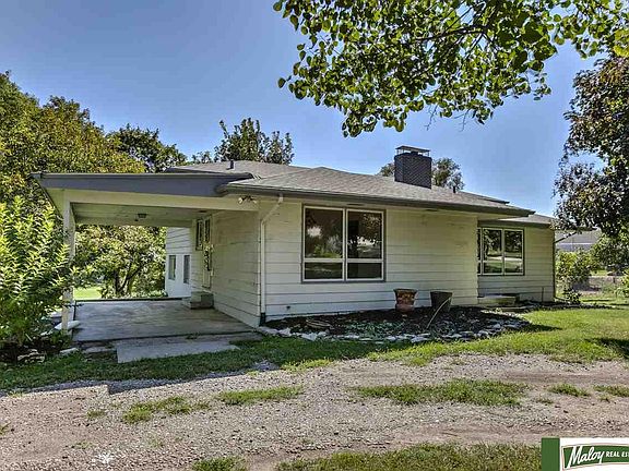 2nd image of 8819 Lake St