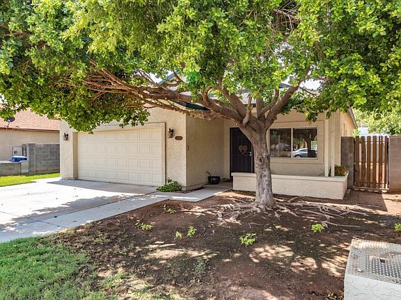 2nd image of 524 N Vineyard