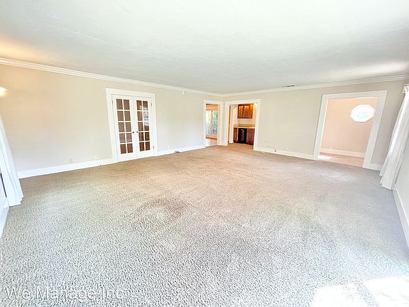 4th image of 2925 E Vista St