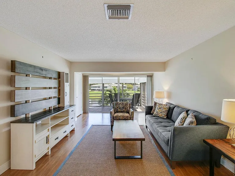 2730 SW 13th St #203 — Photo 5