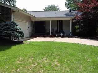4000 Greengrass Dr, Florissant, MO 63033