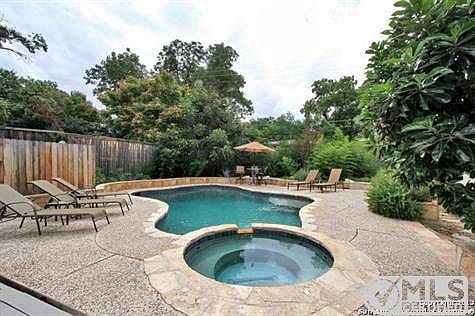 4th image of 631 E Mandalay Dr