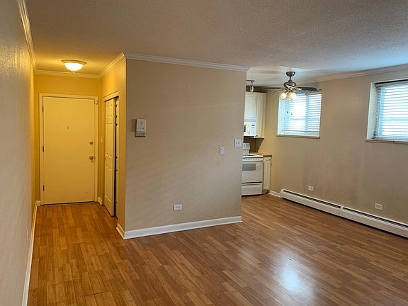 3rd image of 1242 Gaylord St APT 4
