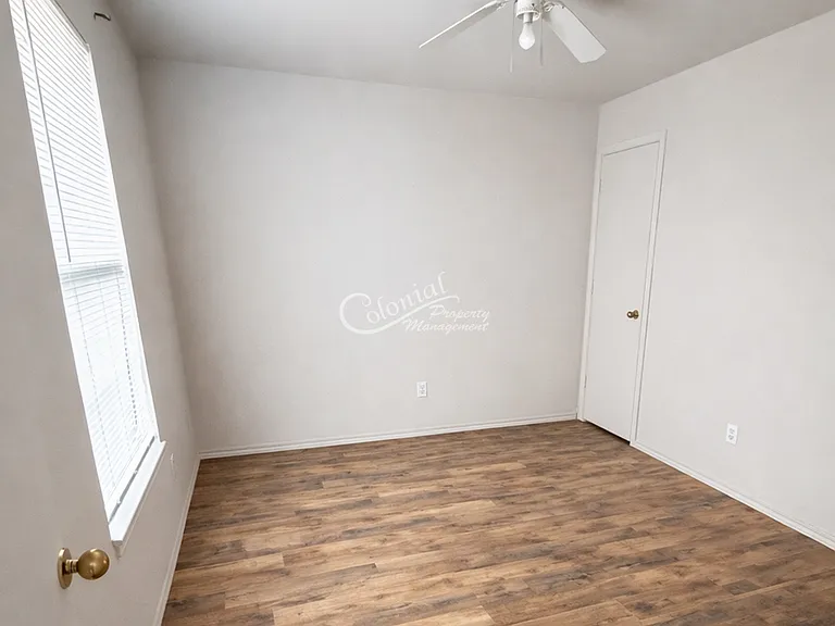 5705 Greengate Dr #C — Photo 4