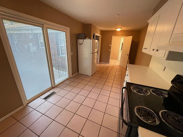 3829 NW 22nd St — Photo 16