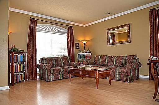 5th image of 1113 Kelly Ln