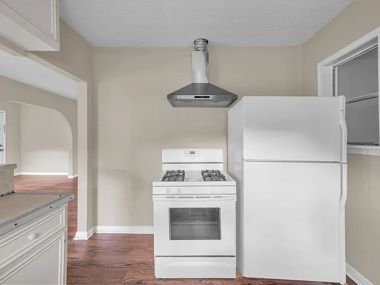 7304 Kinney St — Photo 17