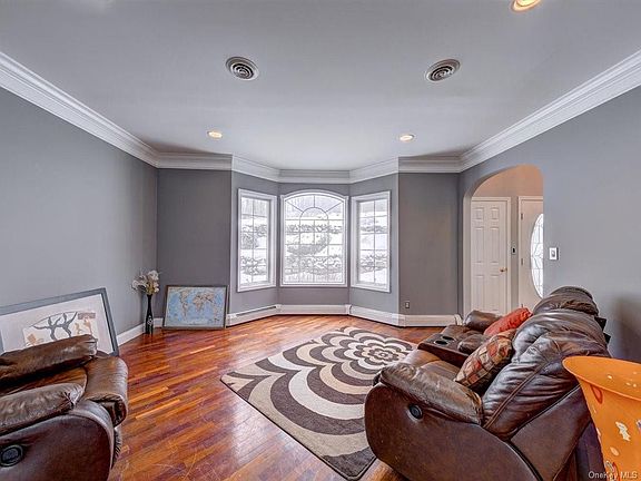5th image of 103 Halley Dr