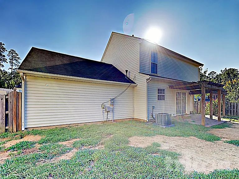 1221 Brook Farm Ln — Photo 14
