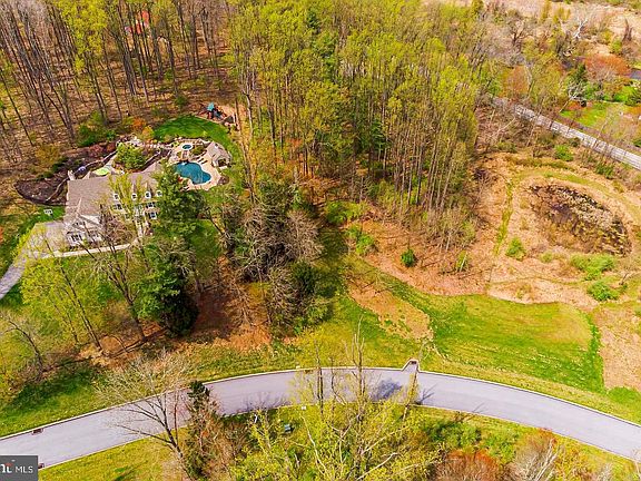 5th image of 21 Delaney Dr