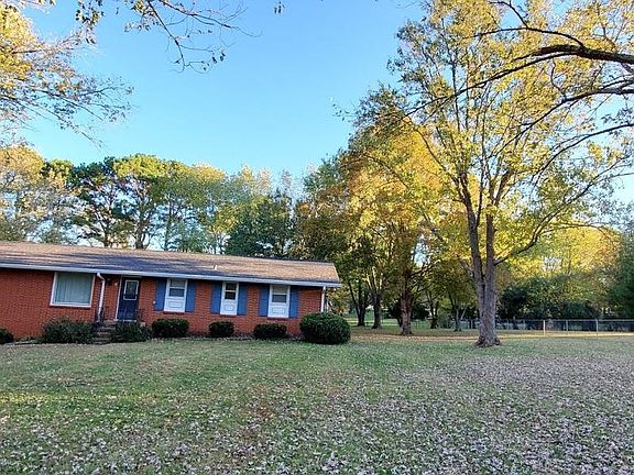 Enjoy the huge yard!