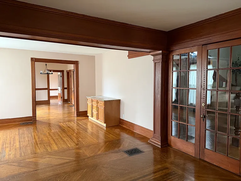 168 Cottage St #1 — Photo 4