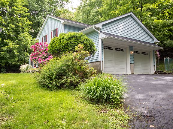 4th image of 12 Silver Fox Ln