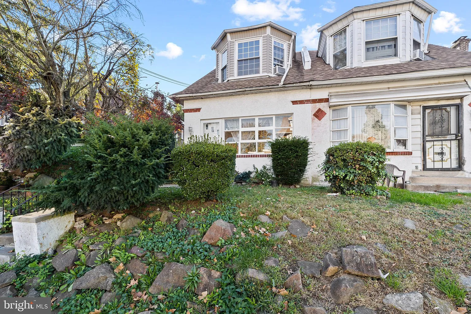 956 Foulkrod St photo 1