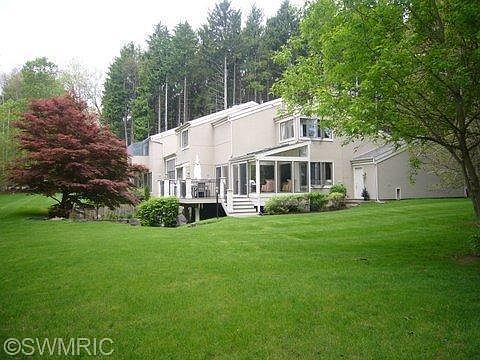 3rd image of 1900 Oliver Woods Ct SE