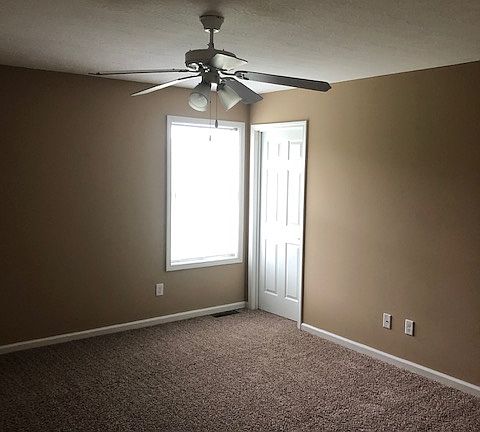 4th image of 534 Village Creek Dr