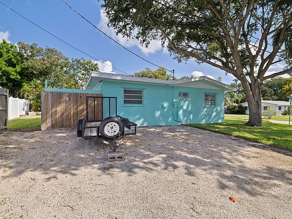 3rd image of 340 Socrates Dr