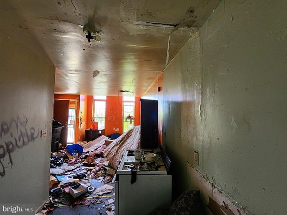 3rd image of 420 E North Ave