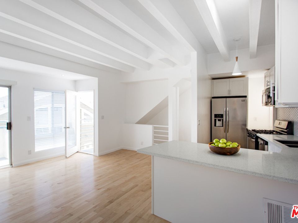 1st image of 245 Hollister Ave #2