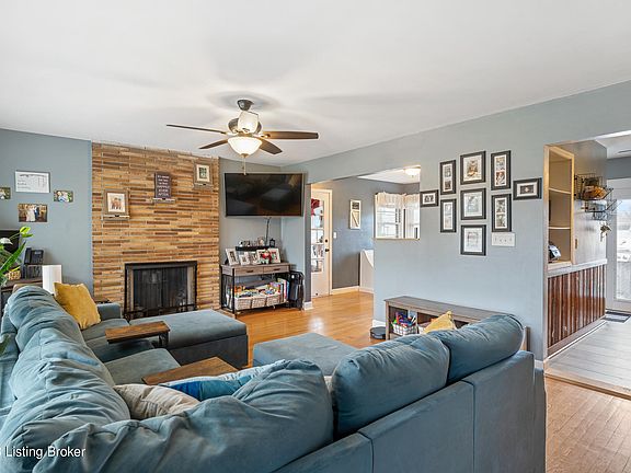 5th image of 9918 Silverwood Ln