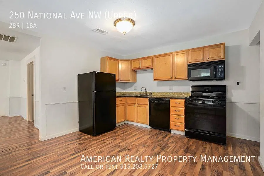 2 bed, 900 sqft, $1,400 — Photo 4