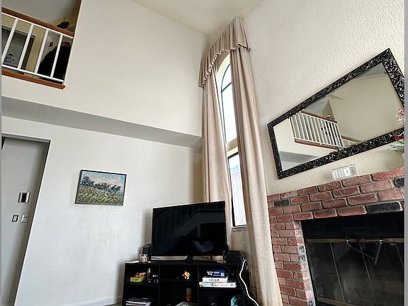 Livingroom looking towards back of the house