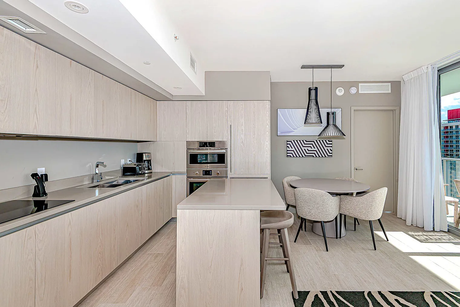 3 bed, 2.0 bath, 1140 sqft, $6,384 — Photo 3