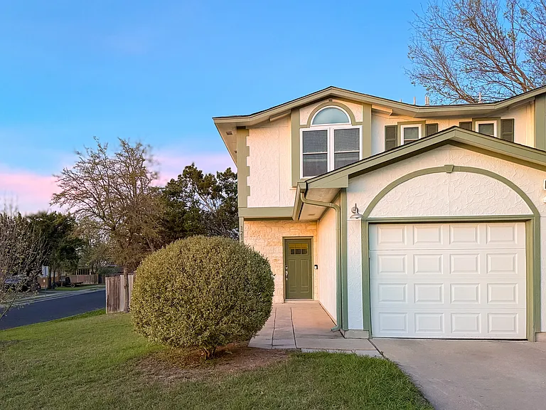 1214 Gingerlily Cv — Photo 24