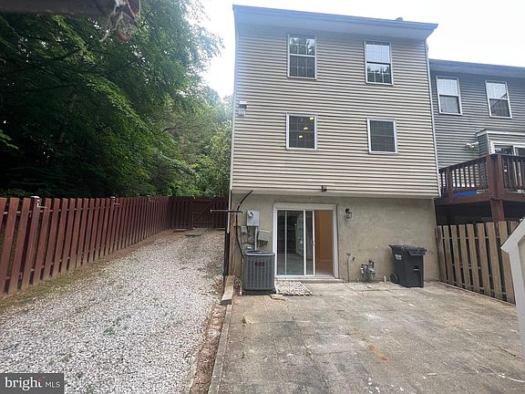 3rd image of 4200 Gerry Ln
