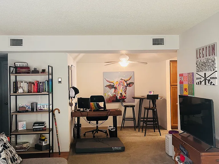 818 S Westwood #125 — Photo 3