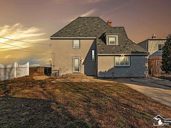 2nd image of 12174 Lakeshore Dr