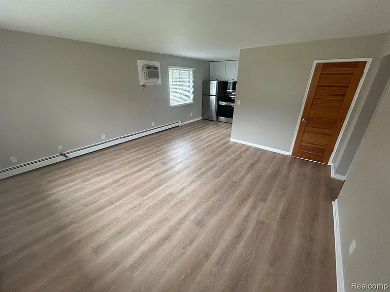 5272 Van Winkle St — Photo 2