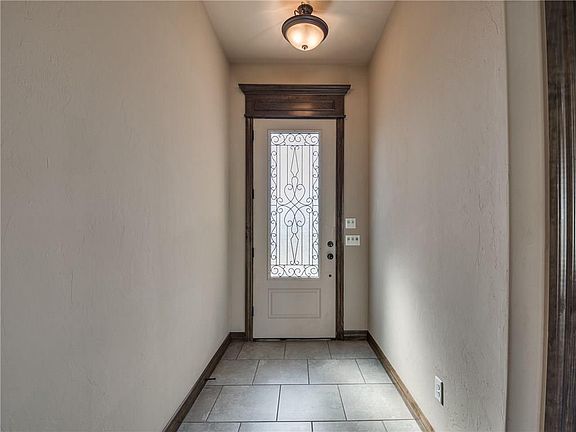 3rd image of 4813 SW 129th St