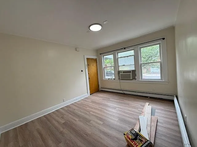 2 bed, 1.0 bath, $2,100 — Photo 2