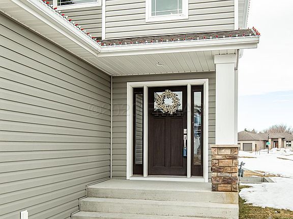 2nd image of 3808 Reserve Dr E