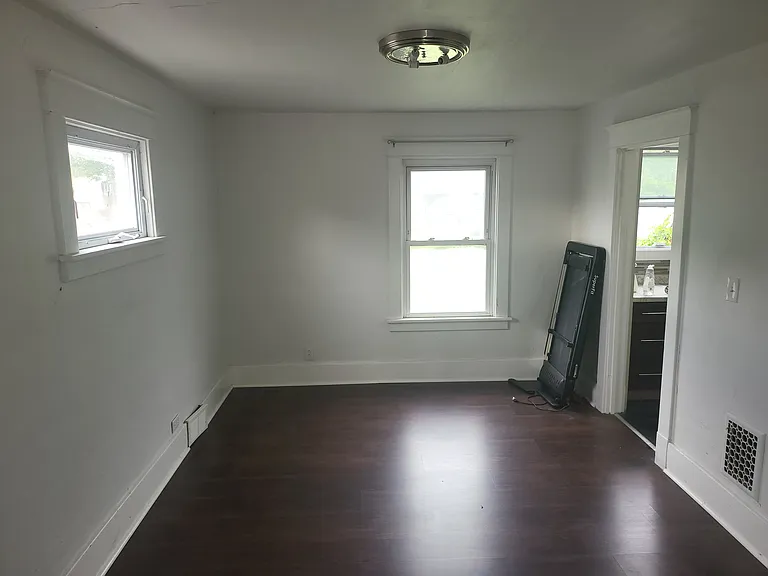 18 Whitfield Ave — Photo 4