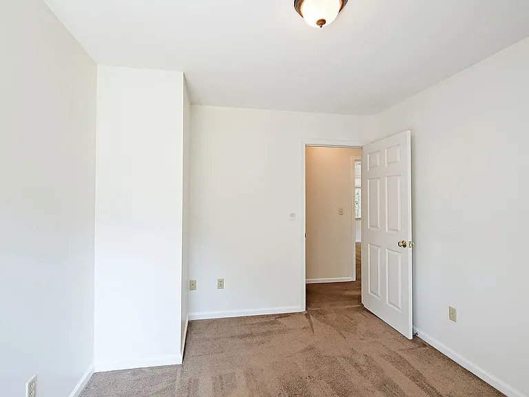100 Fir Tree Ln — Photo 13